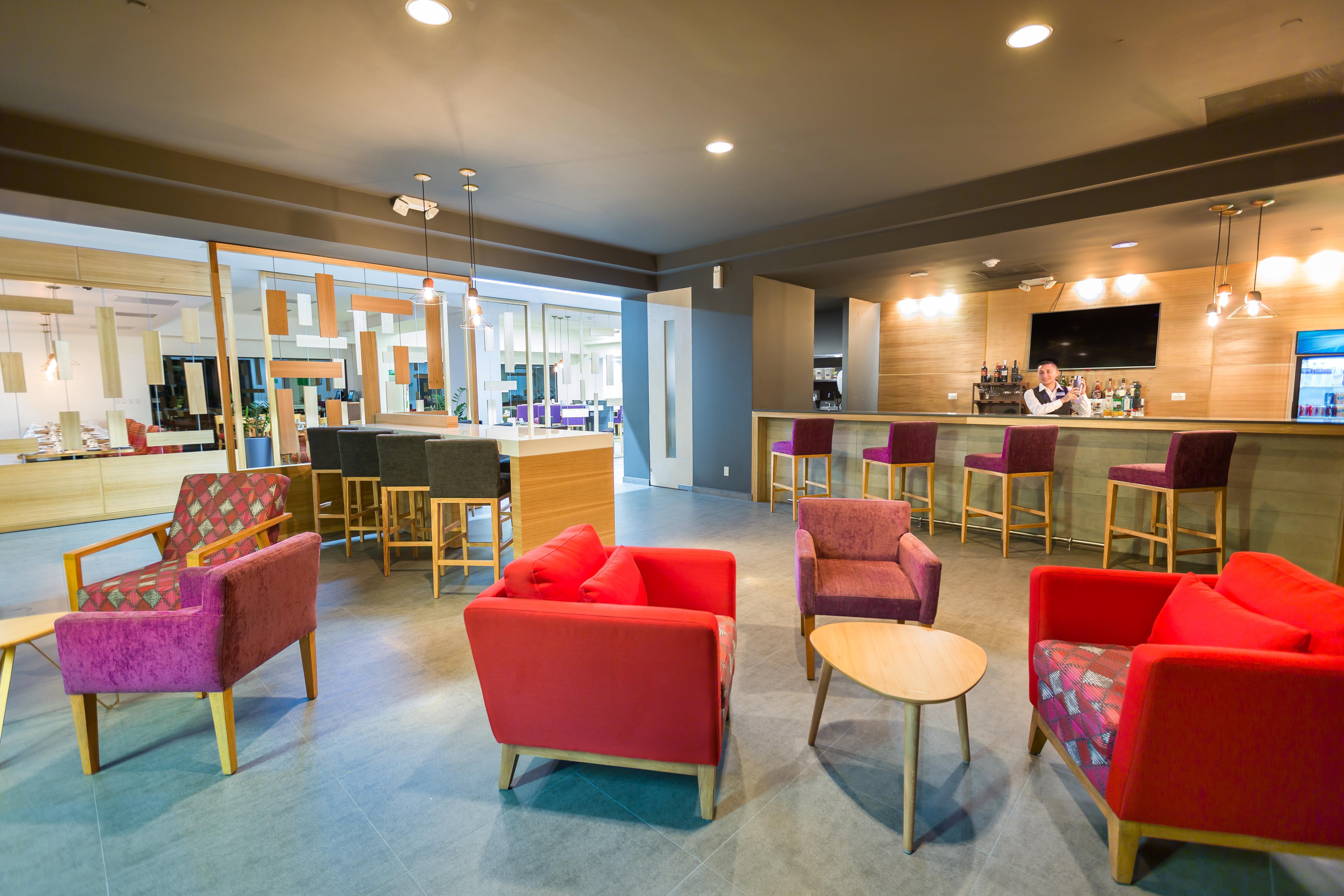 Holiday Inn San Salvador By Ihg Екстериор снимка