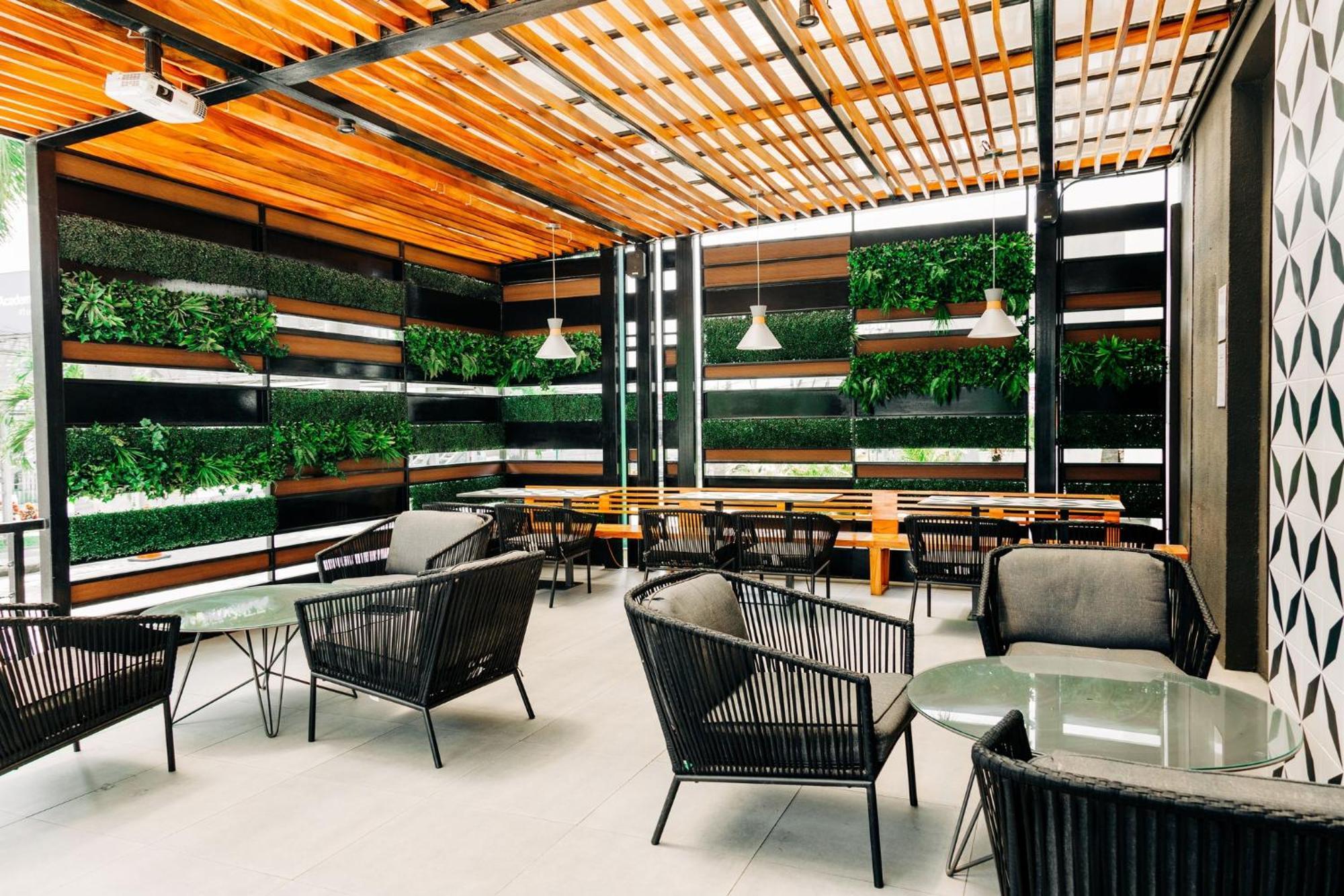 Holiday Inn San Salvador By Ihg Екстериор снимка